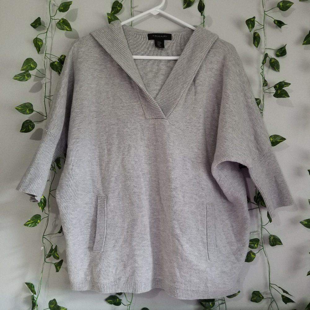 Tahari Womens Deep Vneck Half Sleeve Hooded Sweater Med Relaxed Kangaroo Pocket